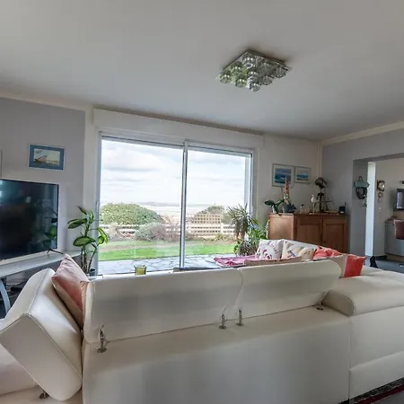 Holiday home La Maree - Face A La Et Avec Piscine Privee